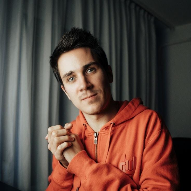 Alessandro Bianchi - Founder of PlumStoneFrame